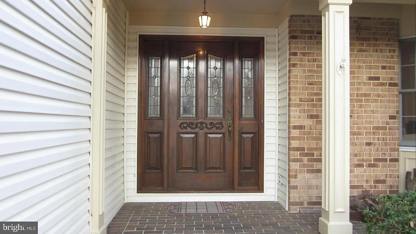 4 bed, 3.5 bath, 3096 sqft, $4,600 — Photo 2