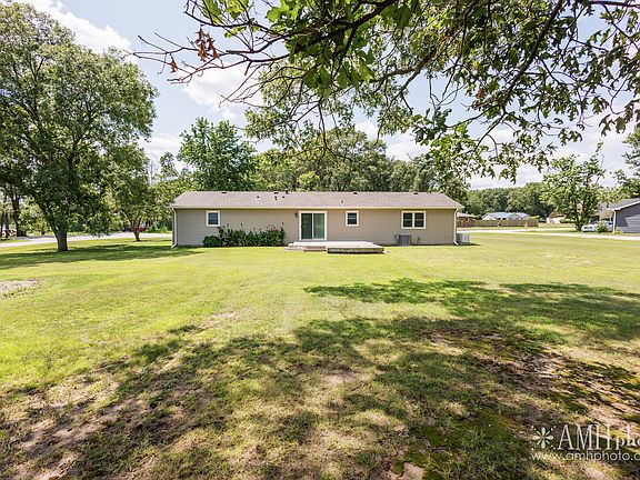 4th image of 1871 S Oaklawn Dr
