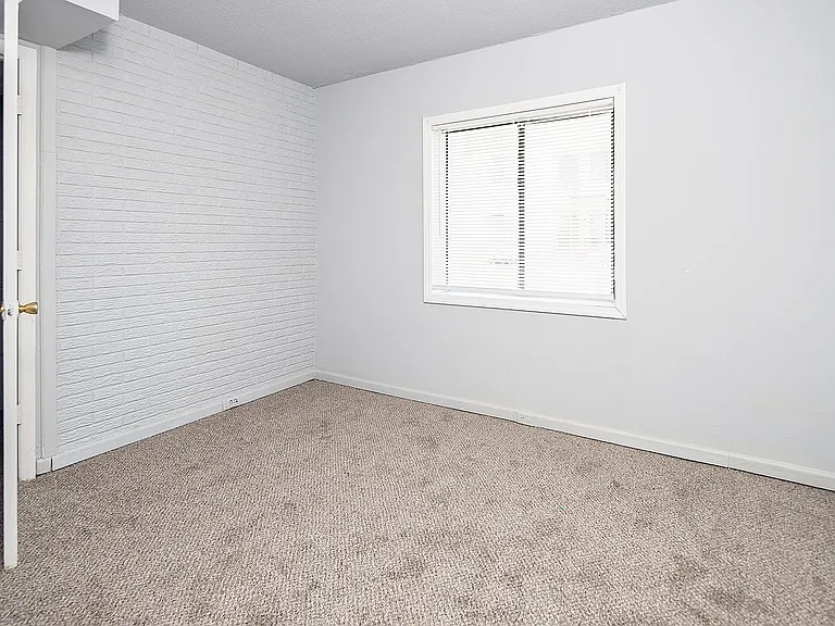 Lynnwood Garden Apartments — Photo 61