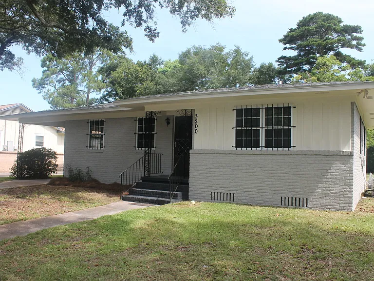 3200 Emogene St — Photo 1
