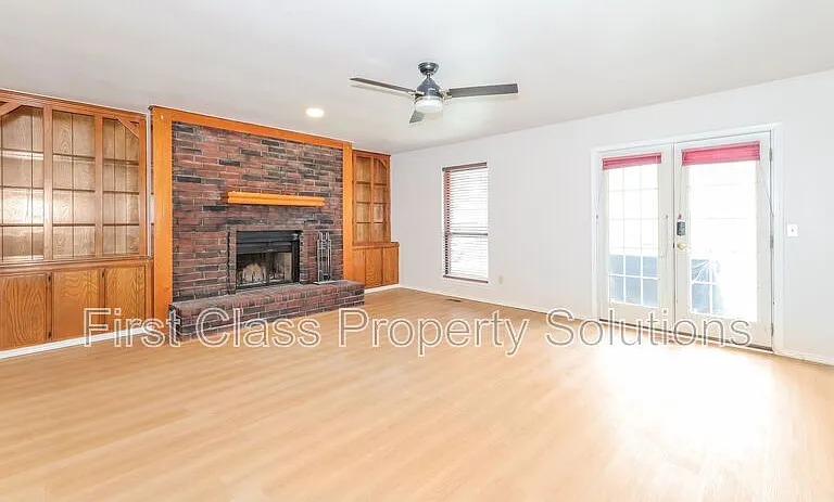 713 Sagebrush Pl — Photo 2