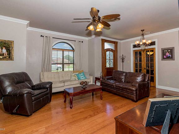 3rd image of 118 Saint Ignatius Cir