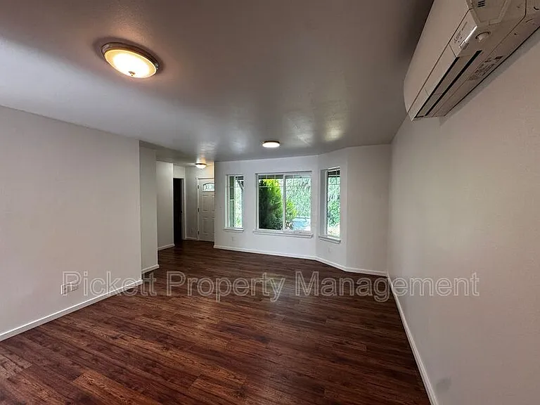 1220 Audrey Ave W — Photo 7