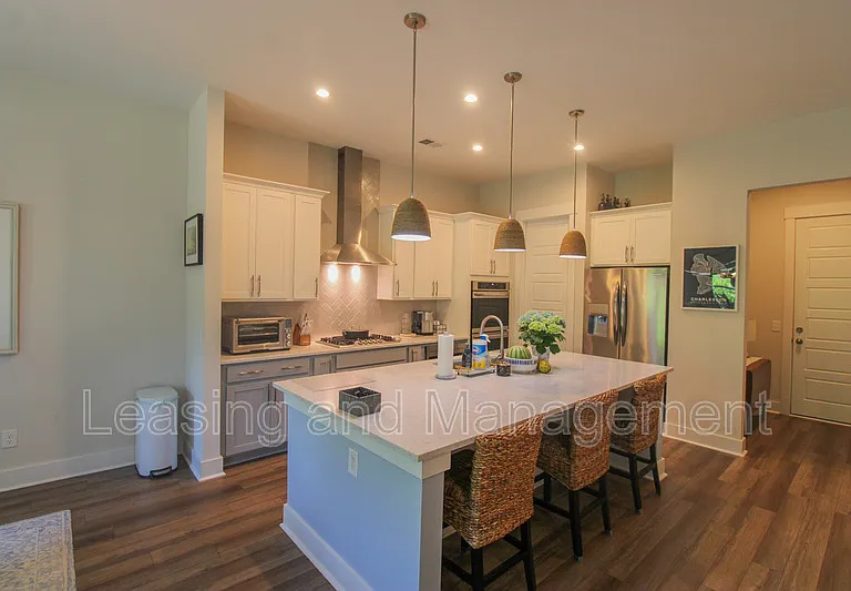 2352 Lantern St — Photo 9