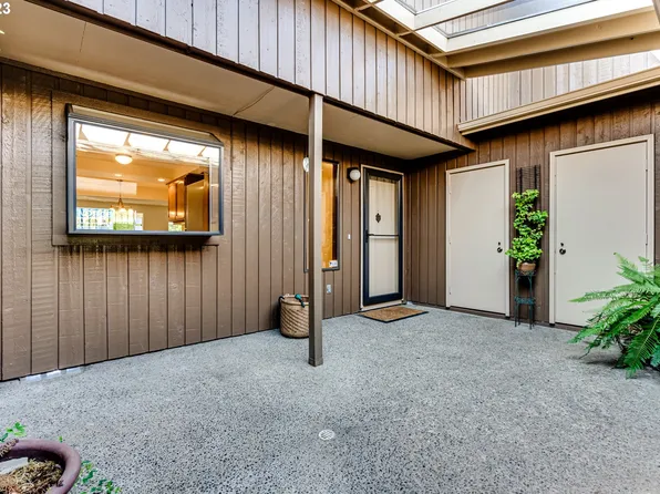 2283 Ridgeway Dr, Eugene, OR 97401