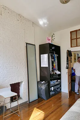 Rented by Urban Real Estate Property Group Inc | media 10