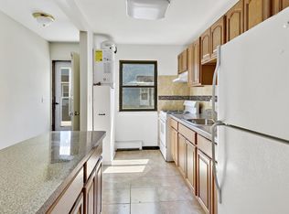 26 Saint George Pl #5B, Inwood, NY 11096