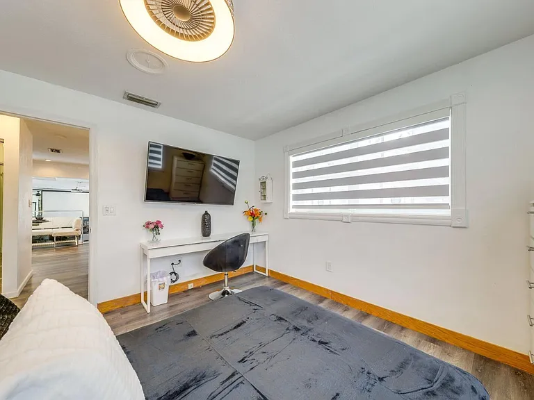 3609 SW 58th Ave — Photo 19
