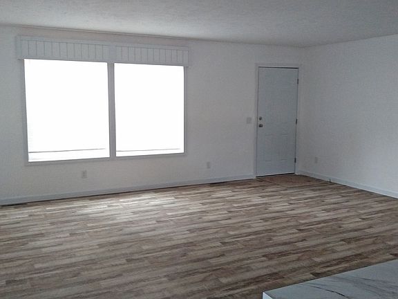 4th image of 24 Gaywood Dr