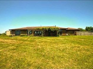 2231 Holliwell Bridge Rd, Winterset, IA 50273