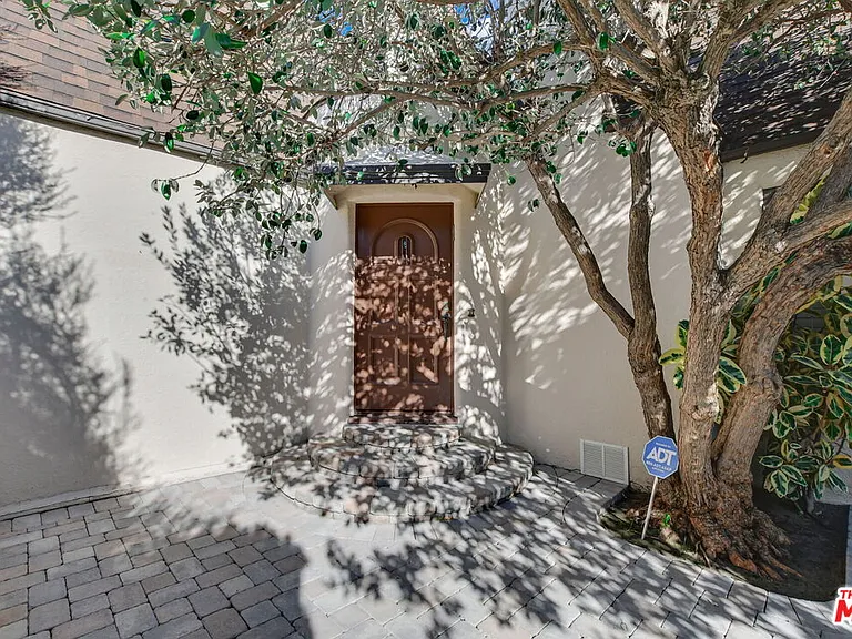 344 S Swall Dr — Photo 2