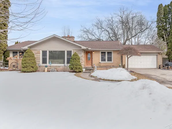 4890 Mackinaw Rd, Saginaw, MI 48603