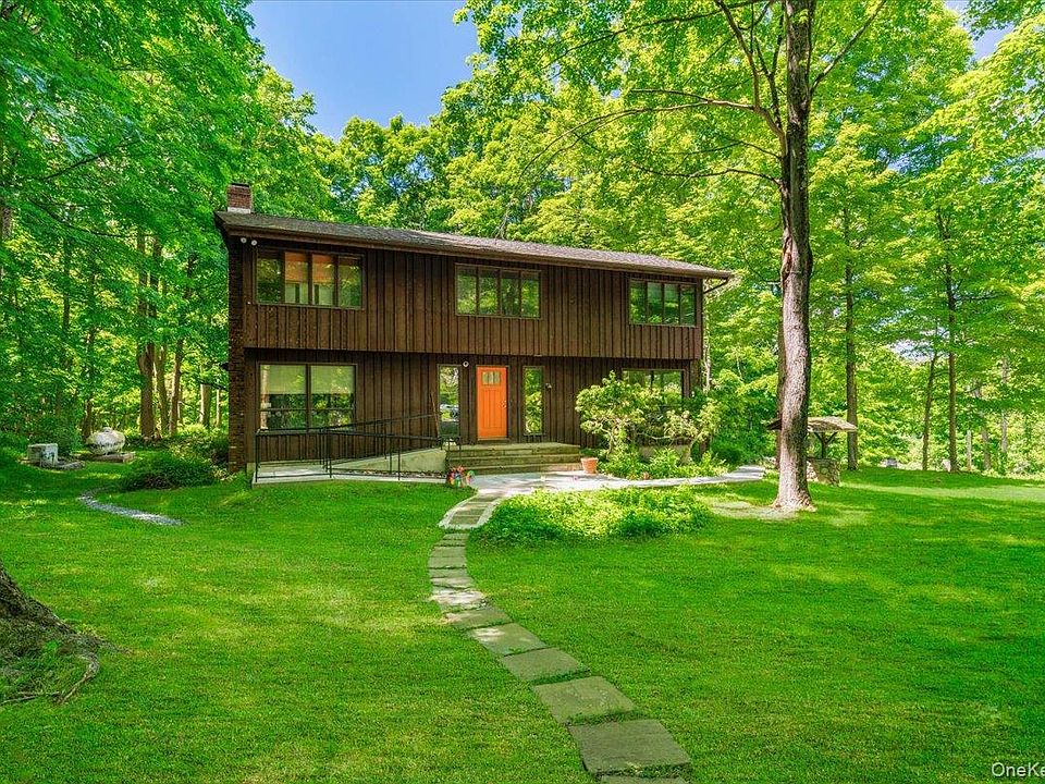 1st image of 111 Philipse Brook Road
