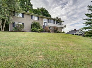 749 Fairway Dr, Elizabethton, TN 37643