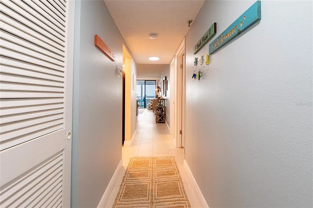 2 bed, 2.0 bath, 1165 sqft, $4,500 — Photo 4