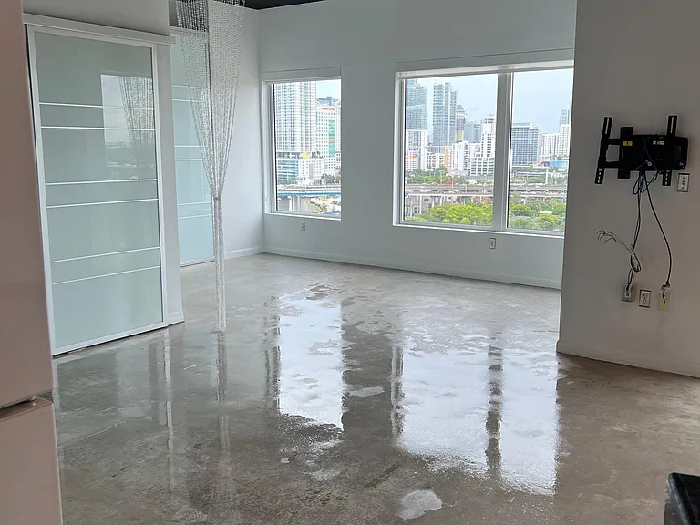 10 SW South River Dr #1712 — Photo 5
