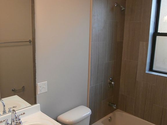 4th image of 2450 W Albion Ave APT 2E