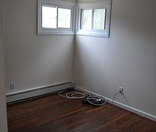 3rd image of 24 White St