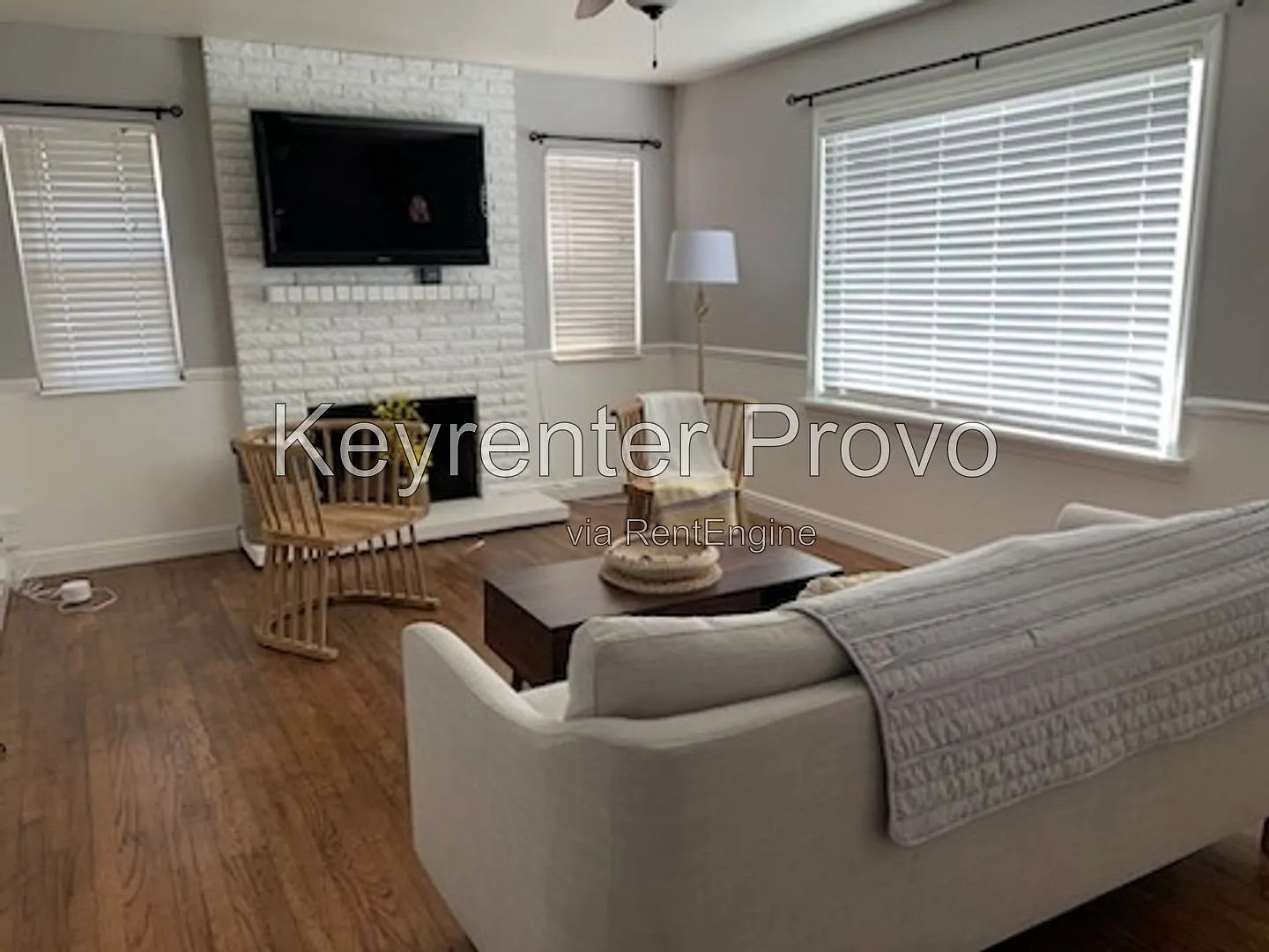 3 bed, 2.0 bath, 1105 sqft, $1,925 — Photo 3