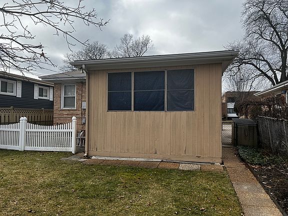 3rd image of 2309 Crawford Ave