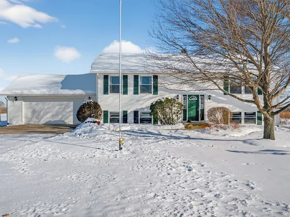 2420 N Dwight Rd, Morris, IL 60450