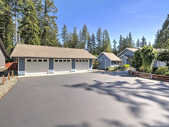 3rd image of 211 E Shamrock Dr