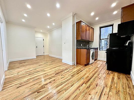 1st image of 1131 President St APT 1