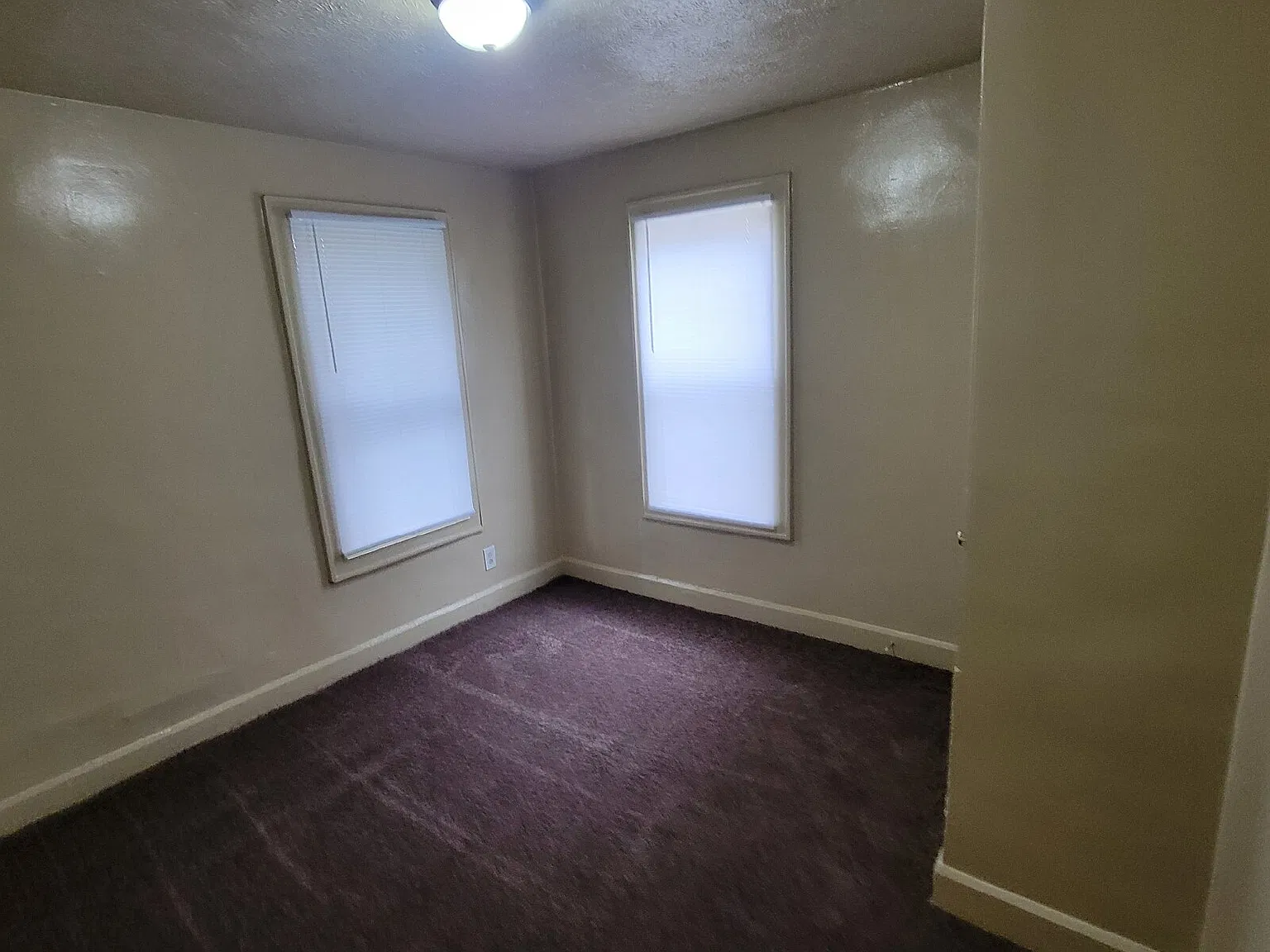 3 bed, 1.0 bath, $1,000 — Photo 3