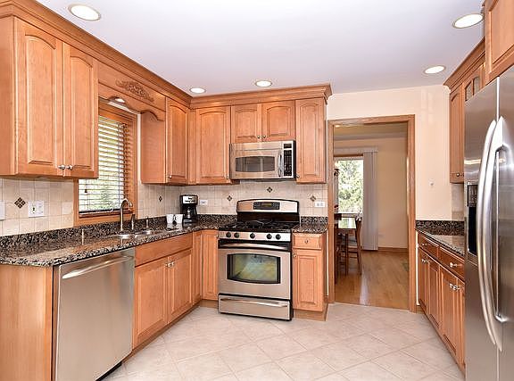 3rd image of 428 Church Ct