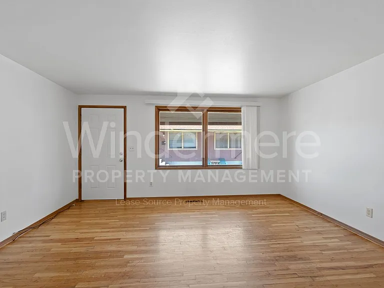 902 E Rockwell Ave — Photo 7