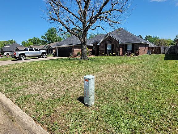3rd image of 5004 Pine Crest Cir