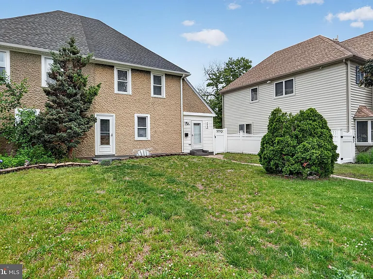 223 Noreg Pl — Photo 2