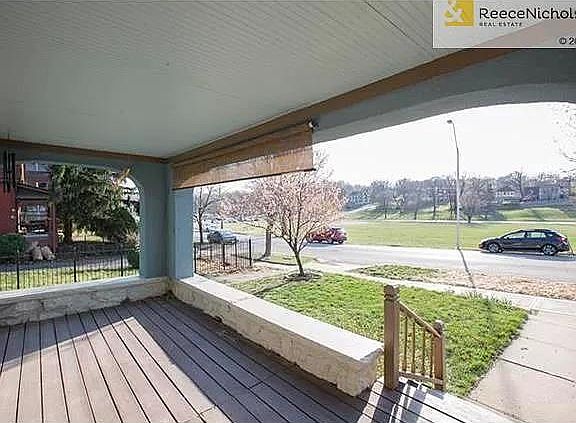 3rd image of 4019 Kenwood Ave