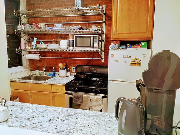4th image of 1607 York Ave #3W