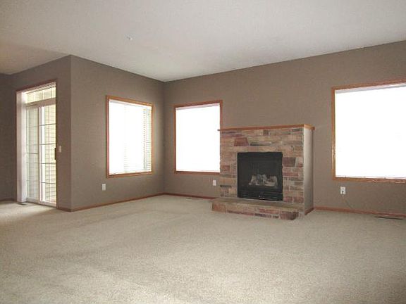 4th image of 5015 Garland Ln N Unit 1-F