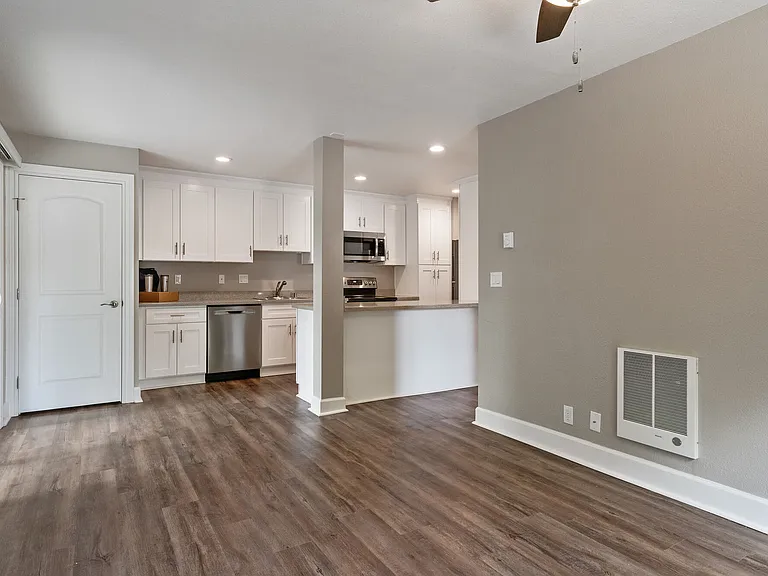 Vista Creek Apartments — Photo 52