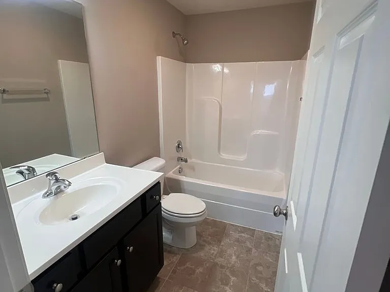 736 Village Creek Dr — Photo 22