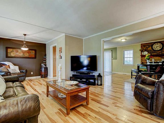 5th image of 1600 Bexhill Dr
