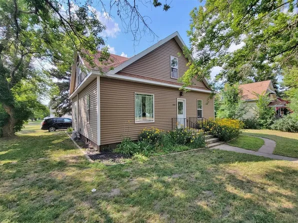 308 2nd St SW, Towner, ND 58788