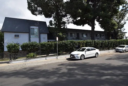 12142 Photo 1