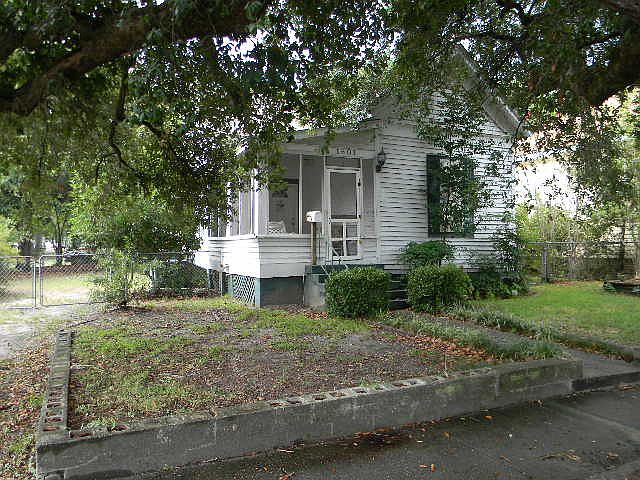 2nd image of 1601 32nd Ave