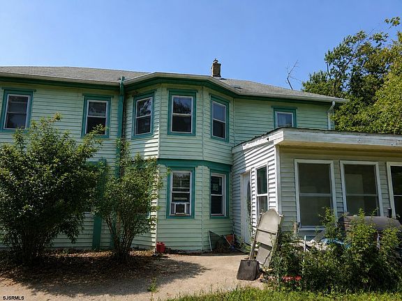 3rd image of 670 Church St