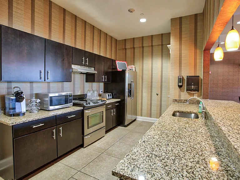 Reserve at Southpointe Apartment Homes — Photo 14