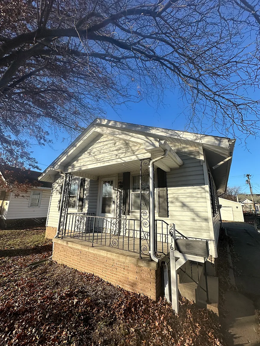 2916 Prairie Ave photo 1