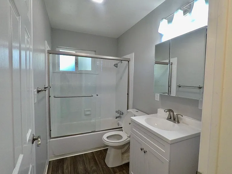 633 Grand Fir Ave #6 — Photo 7
