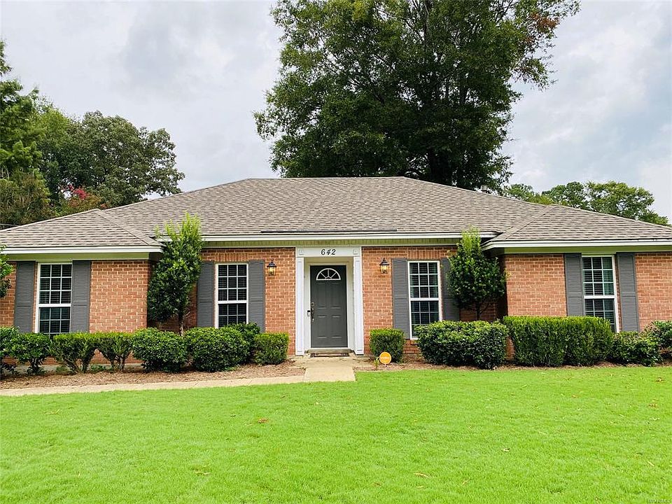 1st image of 642 Chatsworth Dr