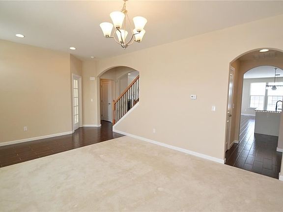 2nd image of 1062 Azzano Cir