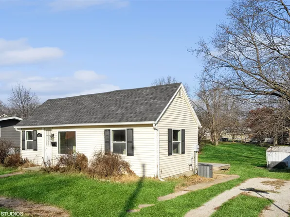 603 W Hutchings St, Winterset, IA 50273