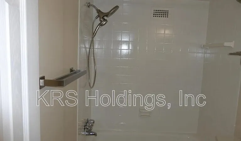 1300 Army Navy Dr #506 — Photo 11