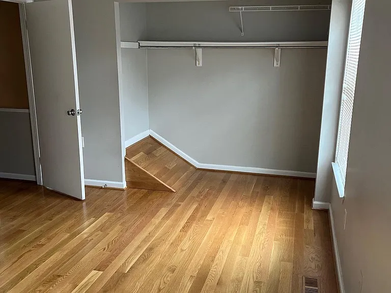 Blarney Stone Ct — Photo 12